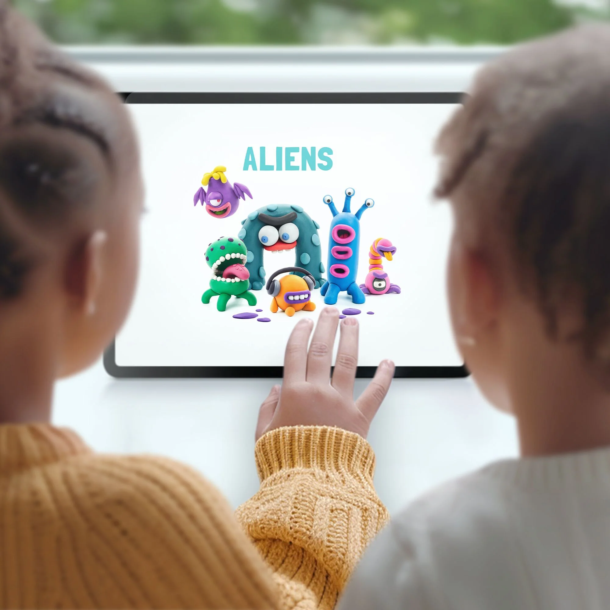 ALIENS - 6 characters - Image 3